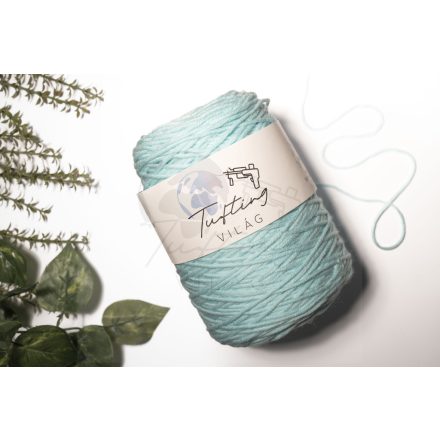 018  - Cloud blue acryl yarn 400 grams