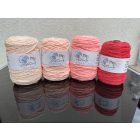 085 - Rosewhite acryl yarn 400 grams