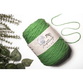 098 - Grassgreen acryl yarn 400 grams