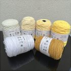 099 - Ivory acryl yarn 400 grams